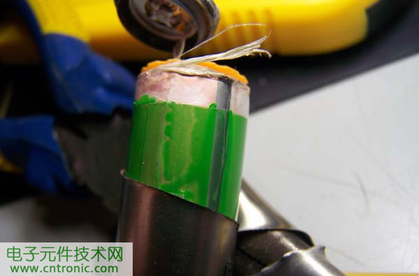 筆記本電池拆解，探秘電池內部結構