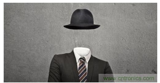 式隱形斗篷利用主動式組件與被動式超穎材料，可望進一步縮減斗篷尺寸，使其更適合個人使用