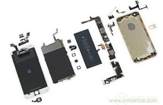 iPhone 6 Plus完全拆卸后可以看到,該產(chǎn)品在較小的空間容納了大量硬件。(來源:iFixit)