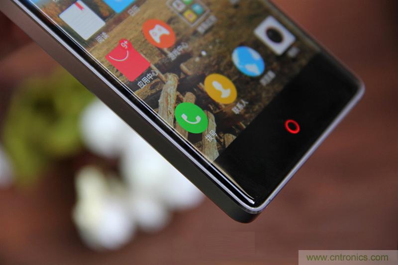 無邊框的 nubia Z9 ，一款既有驚喜，又有驚艷的智能手機