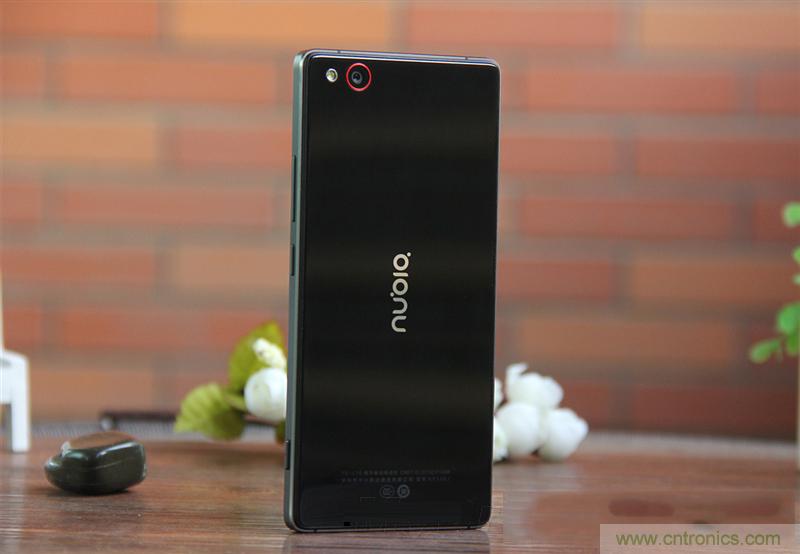 無邊框的 nubia Z9 ，一款既有驚喜，又有驚艷的智能手機