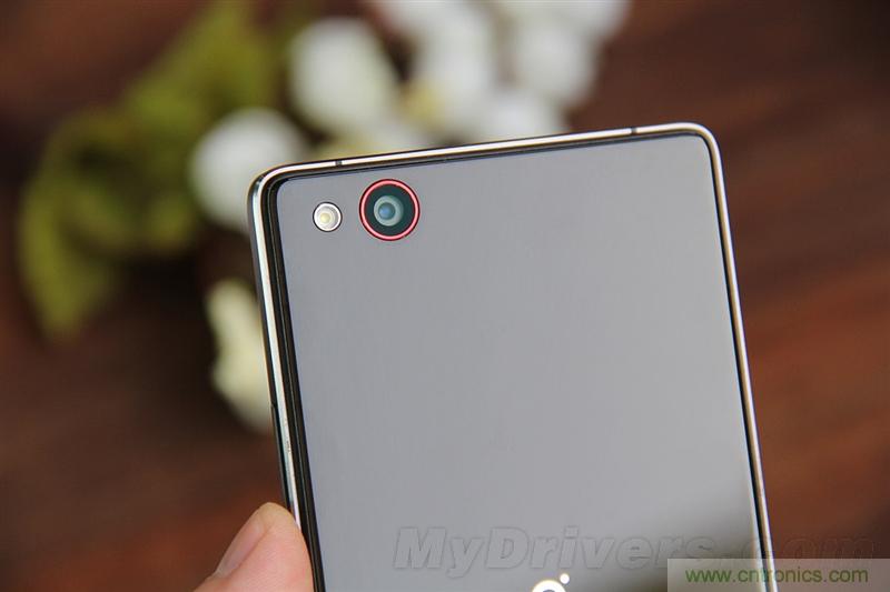 無邊框的 nubia Z9 ，一款既有驚喜，又有驚艷的智能手機
