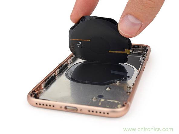 iPhone 8首拆：無線充電版本的iPhone 7？