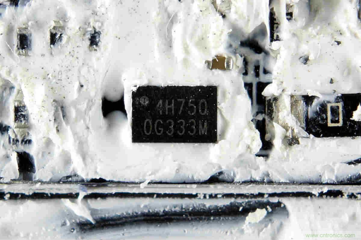 拆解對(duì)比：系出同門，小米、紫米無(wú)線充電器的差別有多大？