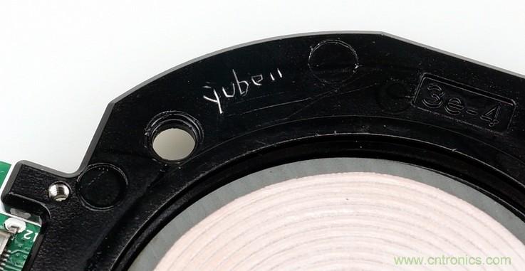 拆解對(duì)比：系出同門，小米、紫米無(wú)線充電器的差別有多大？