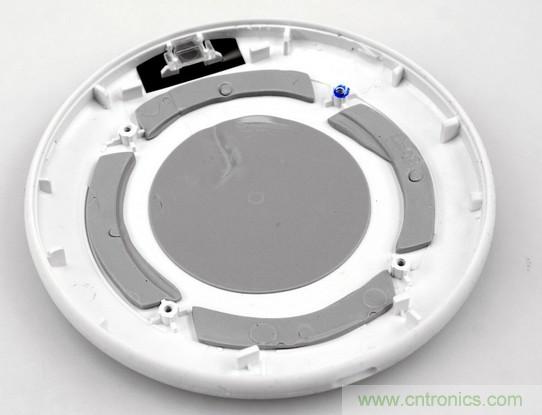 拆解對(duì)比：系出同門，小米、紫米無(wú)線充電器的差別有多大？