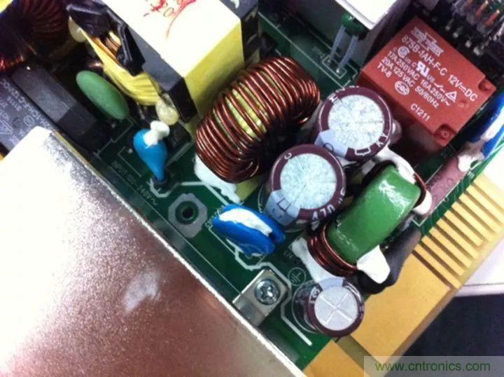 了解電容，讀這一篇就夠了